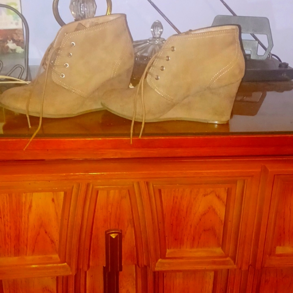 Arizona Wedge Shoes boots size 9